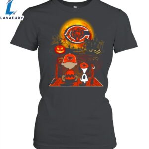 Snoopy and Charlie Brown Pumpkin Chicago Bears Halloween Moon Unisex Shirt 1 akqfhw.jpg