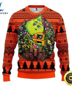 Philadelphia Flyers Grinch Hug Christmas Ugly Sweater 1 vzfptw.jpg