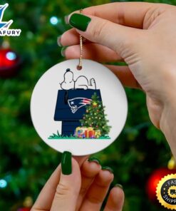 New England Patriots Snoopy NFL Christmas Ornament
