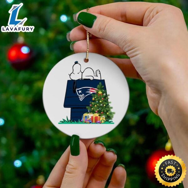 New England Patriots Snoopy NFL Christmas Ornament