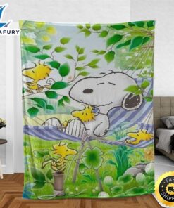 Disney Snoopy The Peanuts Fan GiftSnoopy and Woodstock St Patrick’s Day Comfy Sofa Throw Blanket Gift