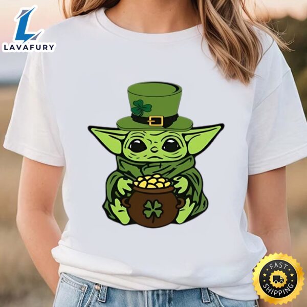 Lucky Baby Yoda Star Wars Movie Funny St Patrick’s Day T-Shirt
