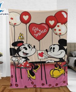 Mickey And Minnie Love Fan…