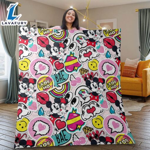 Mickey and Minnie Disney Fan Gift, Happy Valentine’s Day Gift, Mickey and Minnie Love Kiss Blanket