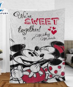 Mickey and Minnie Mouse Fan…