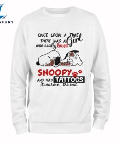Cute Snoopy A Girl Who Really Loved Snoopy Mom T-Shirt