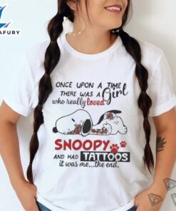 Official Cute Snoopy A Girl Who Really Loved Snoopy Mom T Shirt