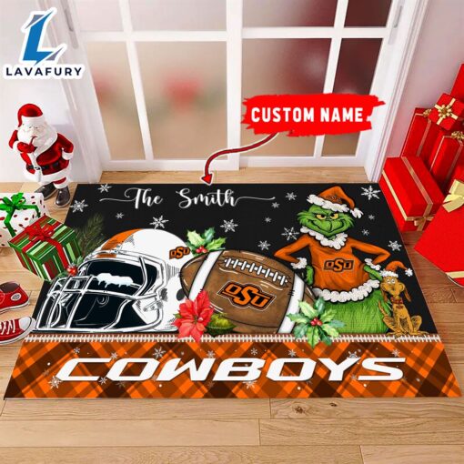 NCAA Oklahoma State Cowboys Grinch And Max Christmas Welcome Football Doormat – Custom Name