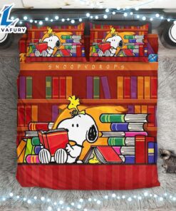 Cartoon Character Snoopy Reading Book…