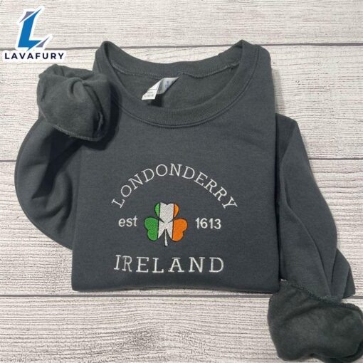 Merry Christmas  Londonderry Ireland Embroidered Sweatshirt Gift Christmas