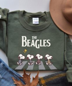 The Beagles Sweatshirt Merry Christmas…