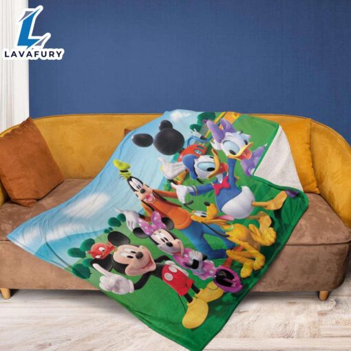 Disney Mickey Mouse Uiwth Friends Sherpa Blanket